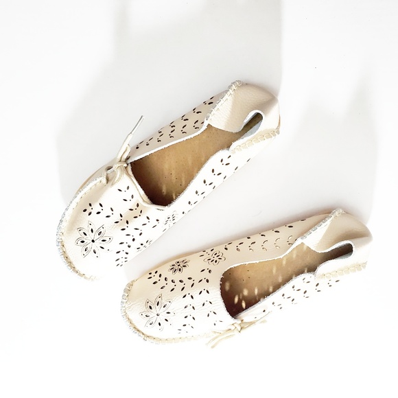 cut out leather flats